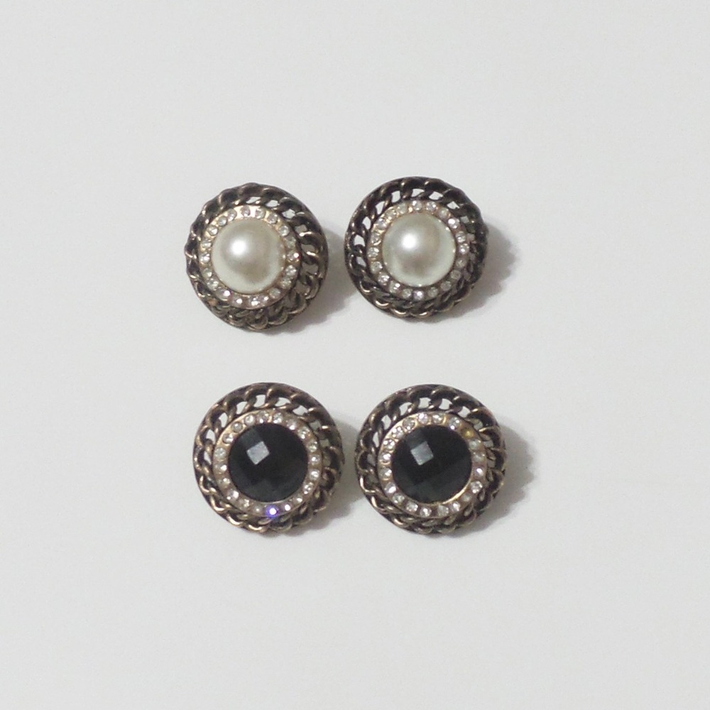 ✨2/$10 Diamond & Pearl Studs